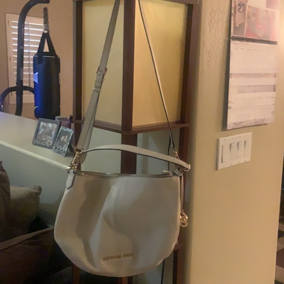 Authentic Michael Kors Crossbody $85 - Picture 2 of 3